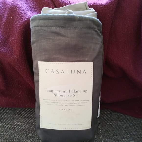 Casaluna Temperature Regulating Solid Pillowcase Set - Picture 1 of 13